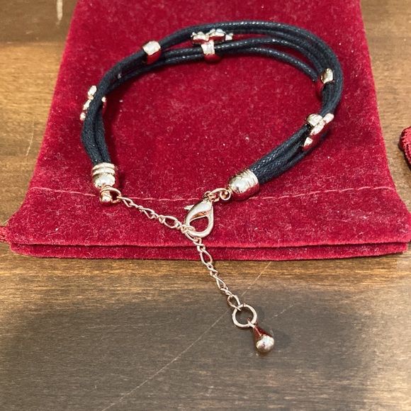 NWOT - Black String Rose Gold Tone Flower Crystal Bracelet - Picture 13 of 13